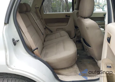 2009 Ford Escape Xlt from USA, damaged, VIN 1FMCU03739KB69548